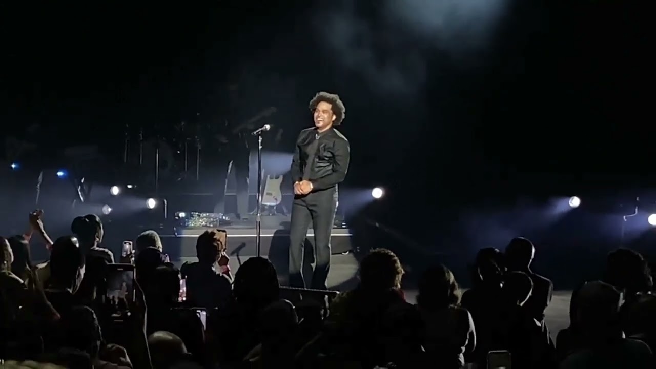 Maxwell - Ascension (Don't Ever Wonder) gets nostalgic and honors women Live in Costa Mesa, Ca. 2022