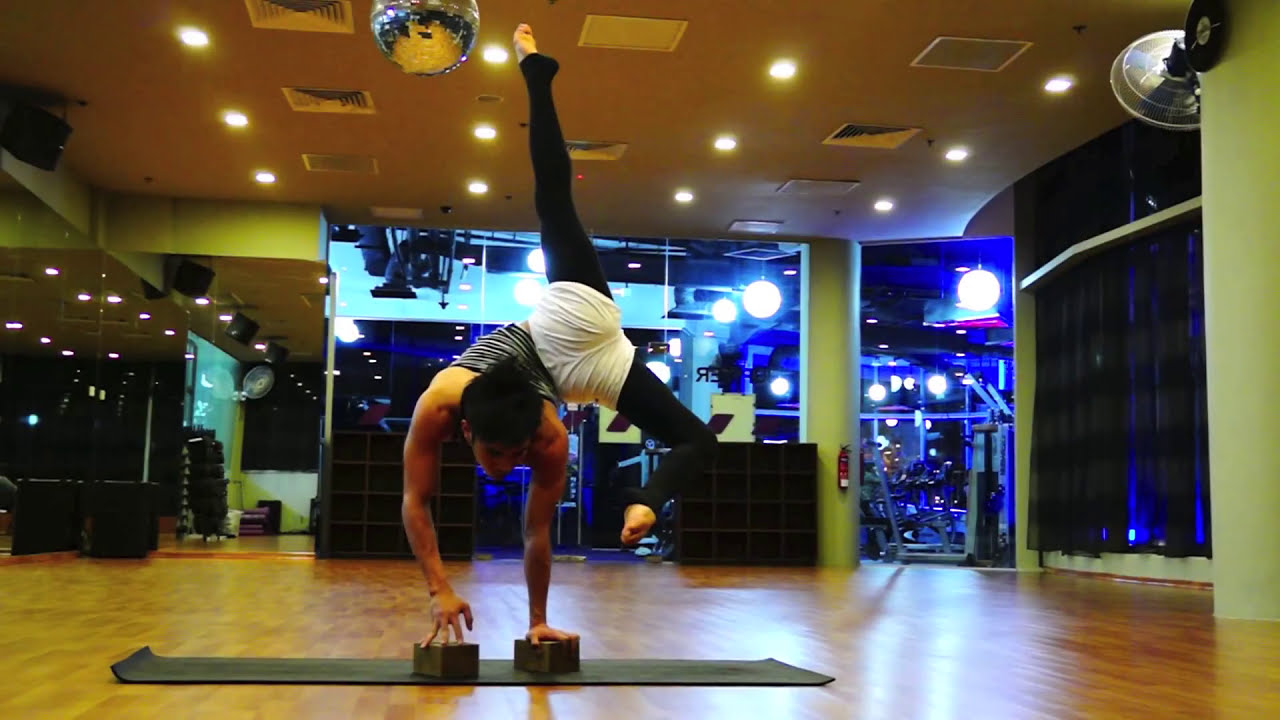 Khazu's Contortion Training 6