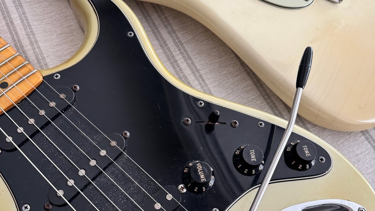 ¿Por qué una guitarra se siente más blanda que otra al tocar?