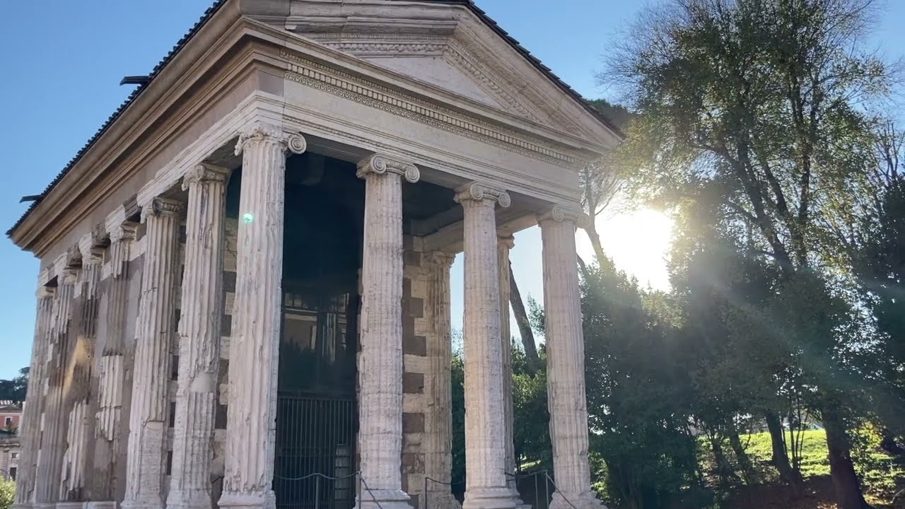 Guarda Roma-il TEMPIO DI PORTUNO E DI ERCOLE VINCITORE  si sono sono salvati dallo spoglio.