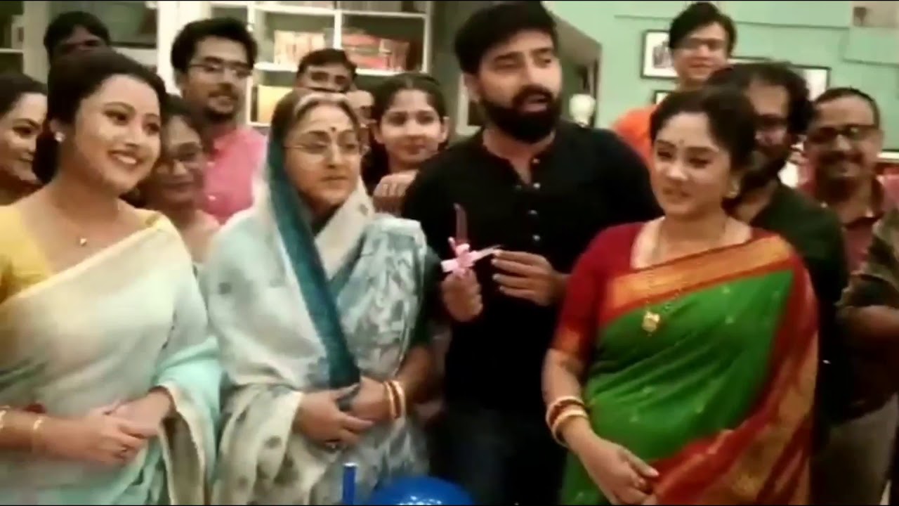 কে আপন কে পর পূর্ণ করল ১৩০০ পর্ব।Ke Apon Ke Por Celebrate 1300 Episode