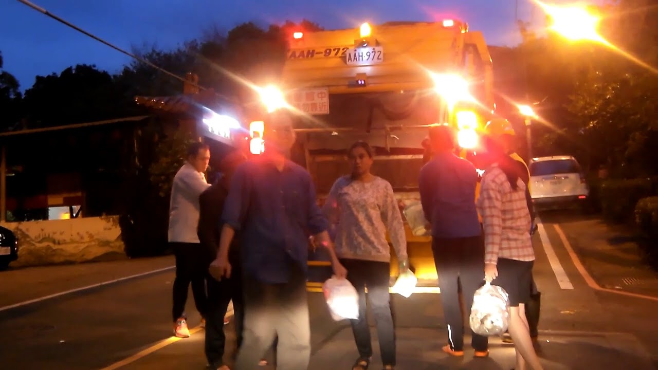 楊梅新江路垃圾車AAH-972回收車491-UA