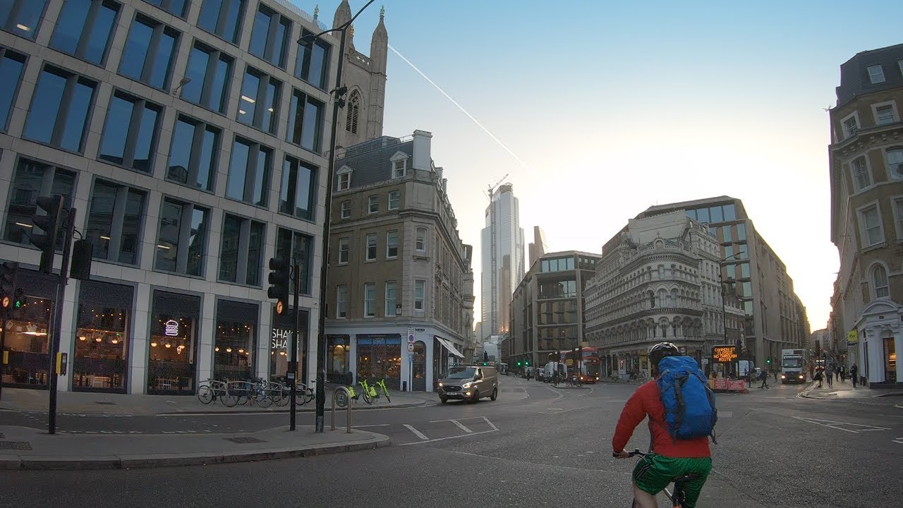 London Sunrise Walk from Russell Square to Mansion House Station