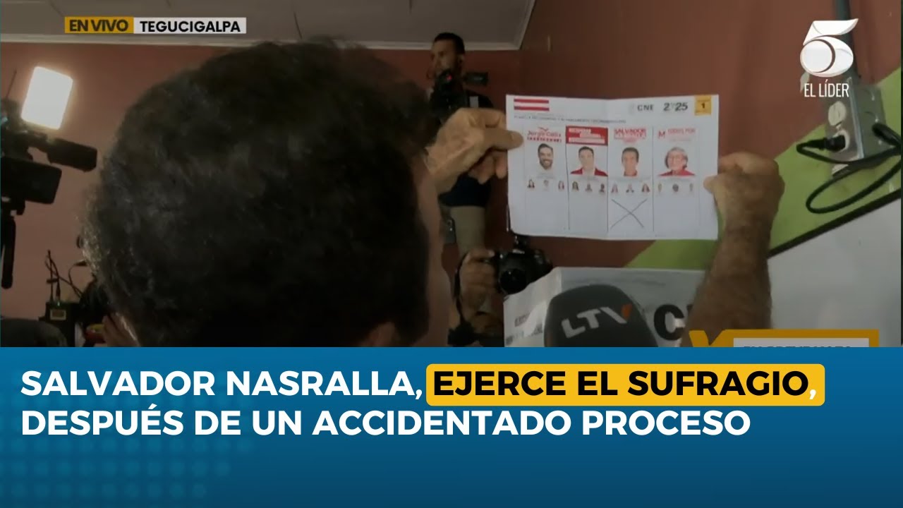 Salvador Nasralla, ejerce el sufragio, después de un accidentado proceso