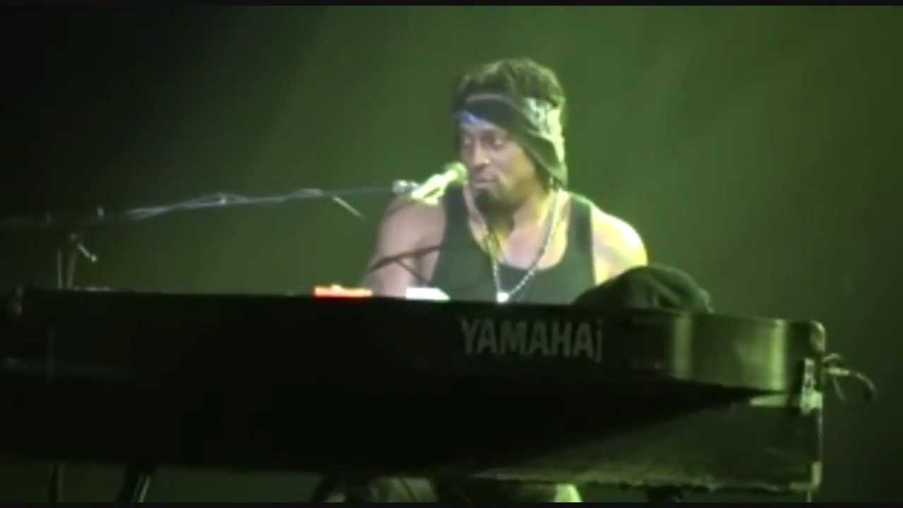 D'Angelo Live 2012 (Full Medley HD)