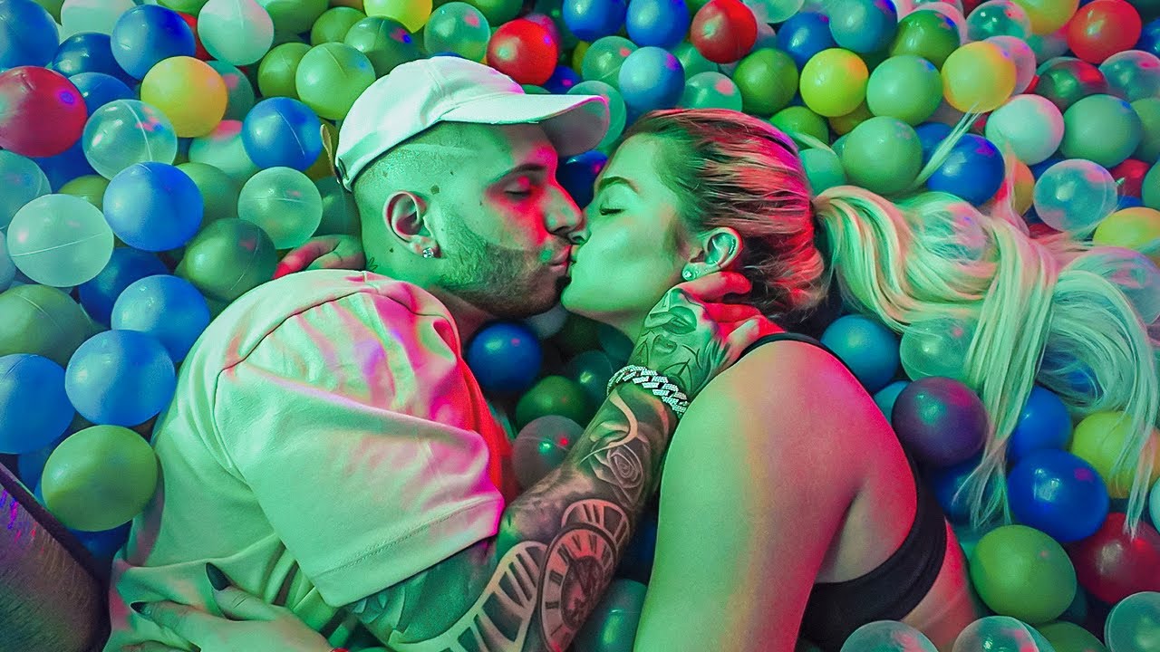 ERA PRA SER UM ESCONDE ESCONDE MAS Peguei o Taspio e a Sthefany se Beijando