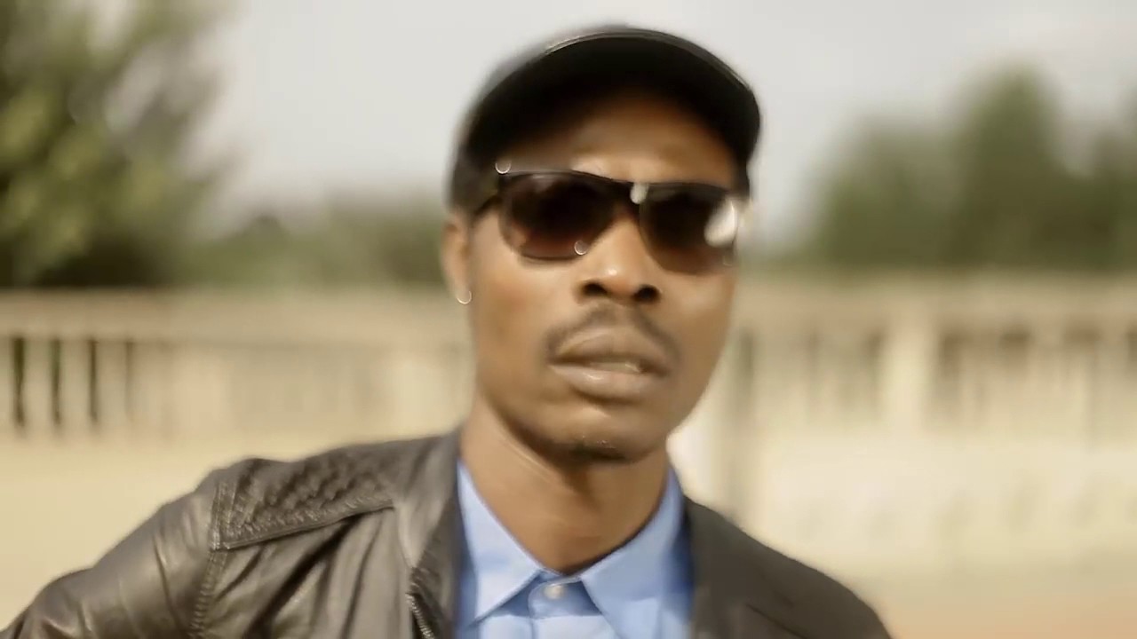 Artiste du Jour: Robinson Sipa dans 