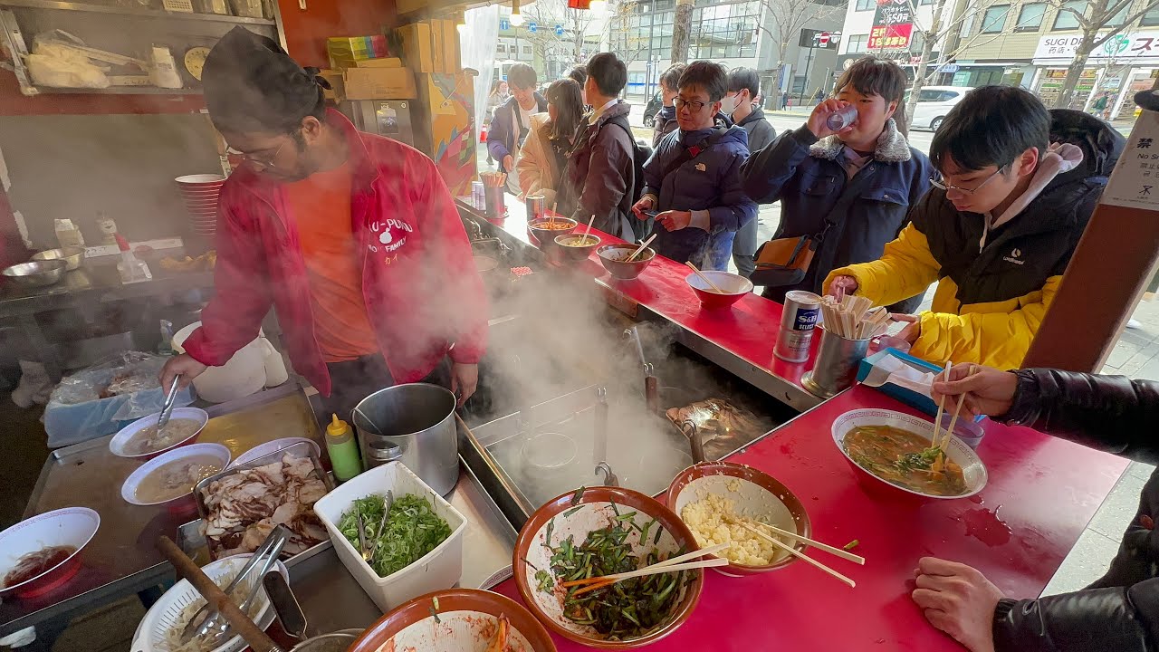 Popular Japanese Noodle Soup - Ramen | Japanese Street Food