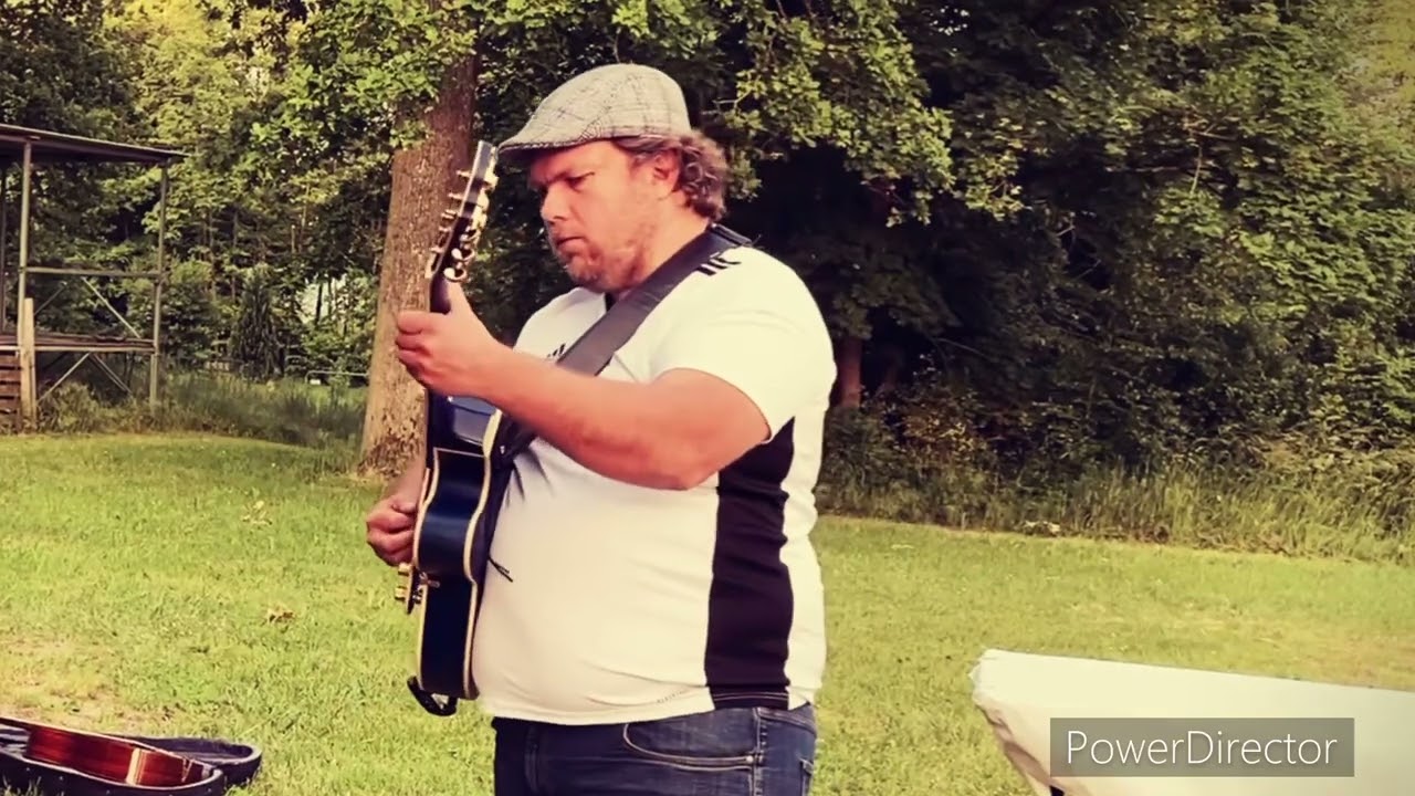 Mike Grenier - The Shadow of Your Smile Gypsy Jazz Manouche - Live Guitar