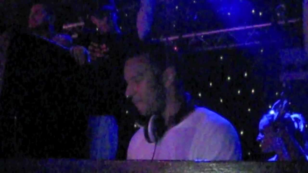 Richie Santana at Surf Club 2009