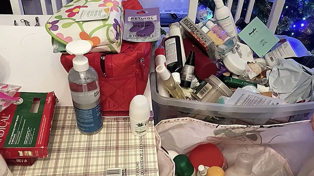 *ASMR* Browsing through cosmetics, sorting….* Part. 2