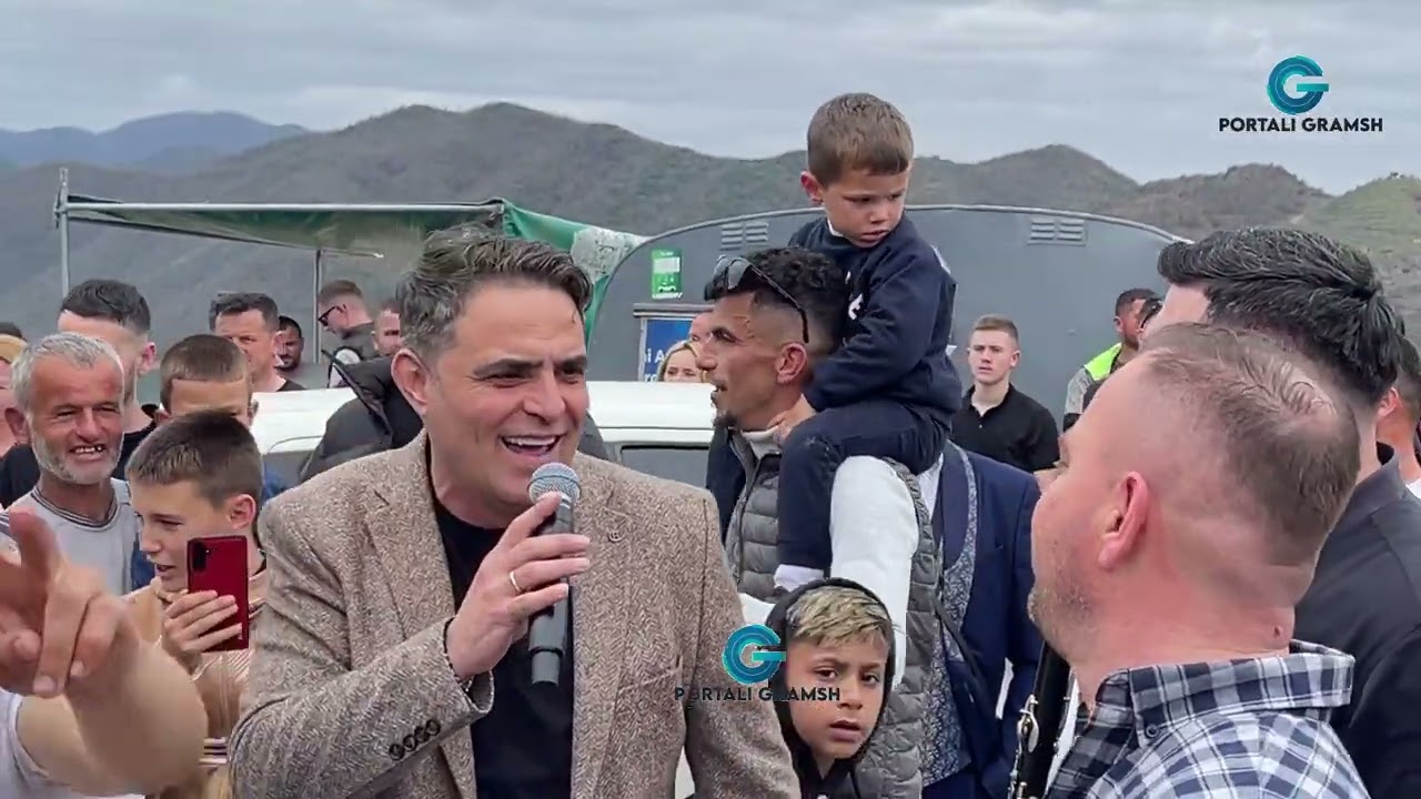 FESTA E DITËS SË VERËS/ Armaldo Kllogjeri, këndon live te Liqeni i Banjës