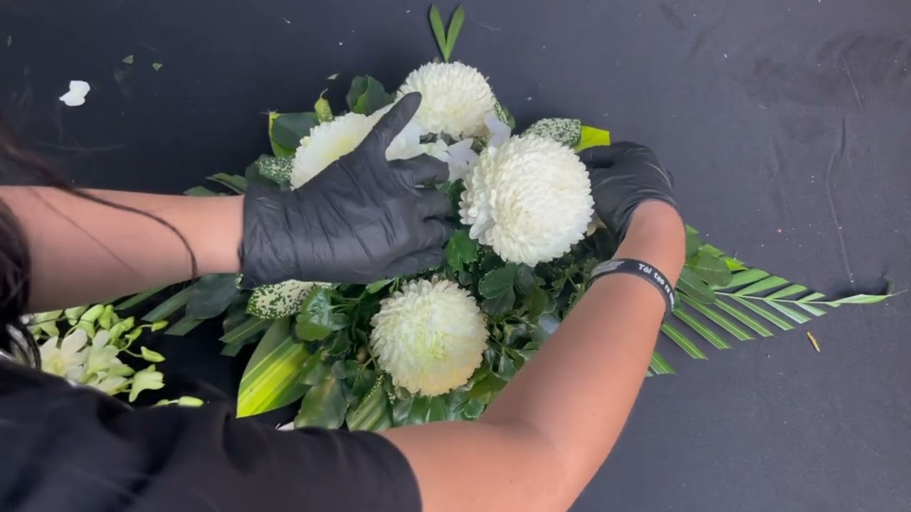 Cách cắm hoa để bàn