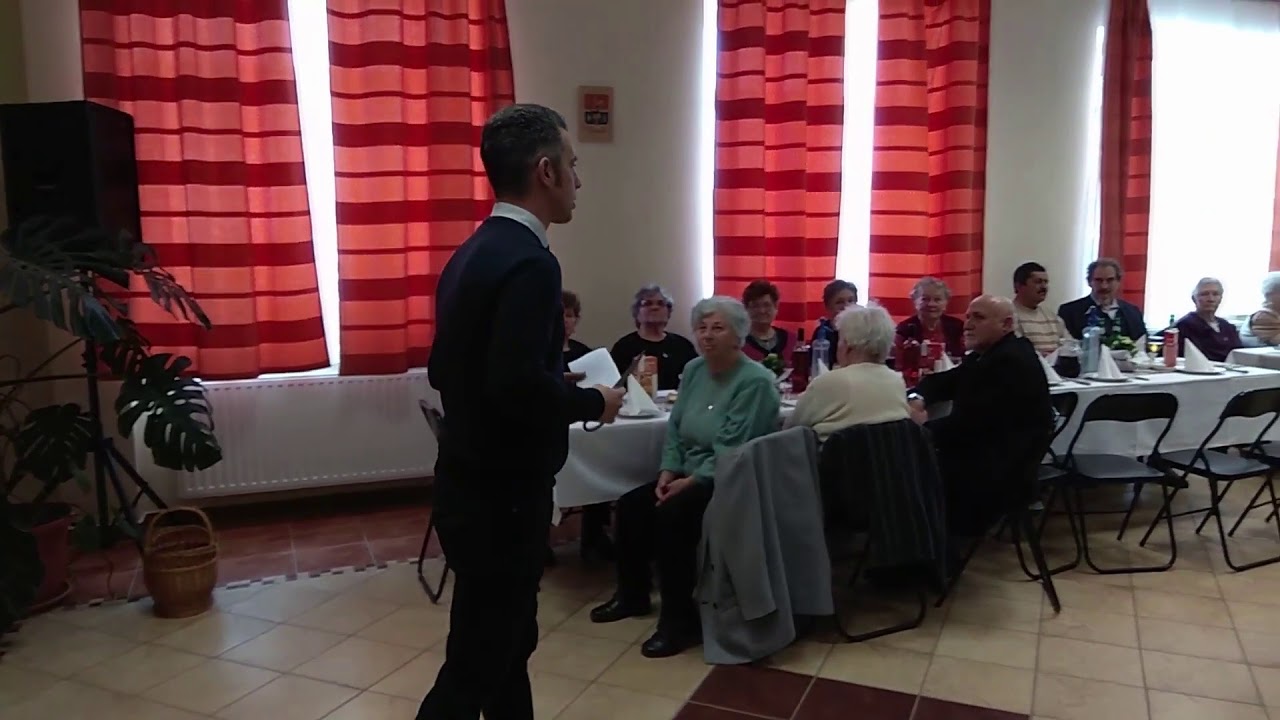 Idősek köszöntése Iklódbördőcén