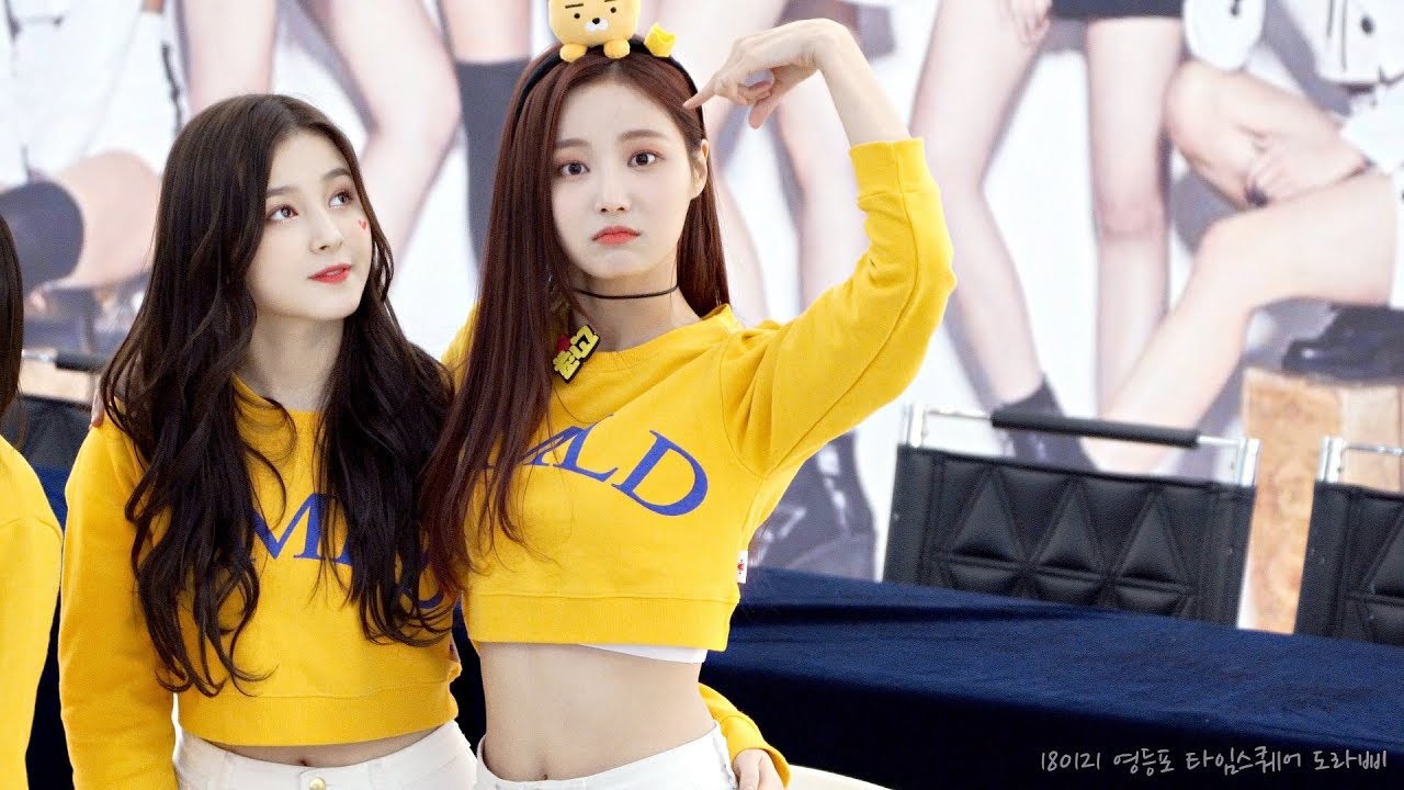 [4K] 180121 모모랜드 (MOMOLAND), 연우 아이컨택 직캠 @팬사인회, 영등포 타임스퀘어