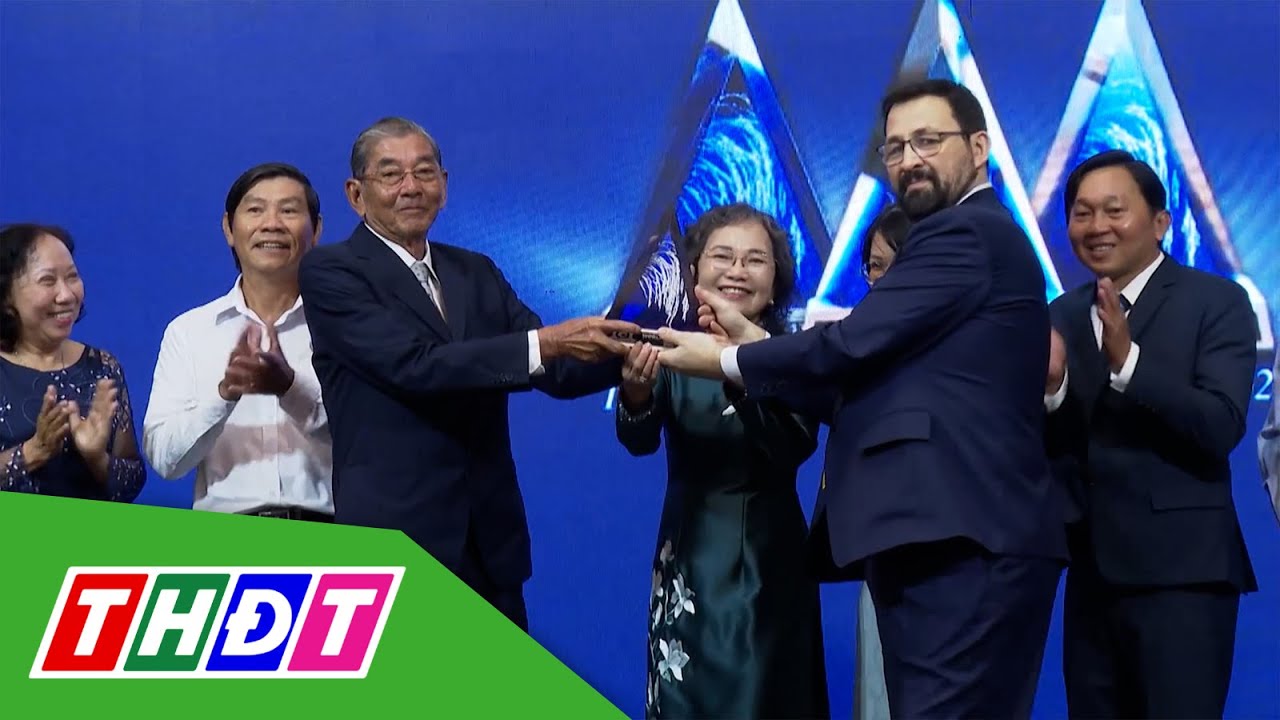 Trao Cúp gạo ngon nhất thế giới cho gạo ST25 | THDT