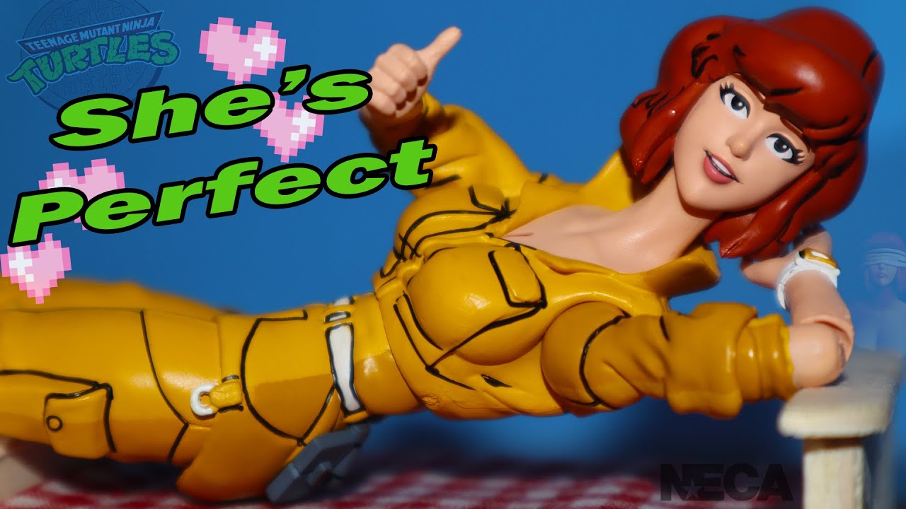 NEW April O'Neil Ultimate Action Figure | NECA Cartoon TMNT Review
