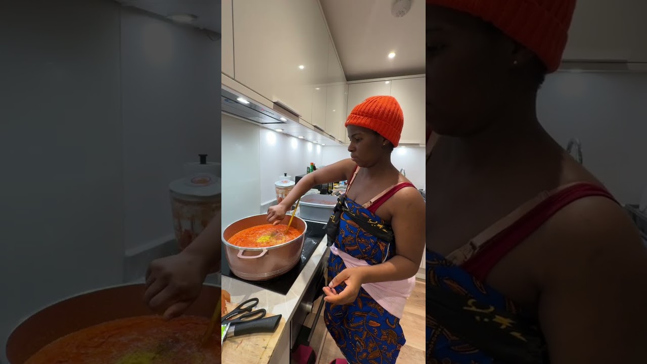 Mummy Daisy in the kitchen cooking turkey stew😊#foryou #reelschallenge #reels #cooking #fypシ゚viral 