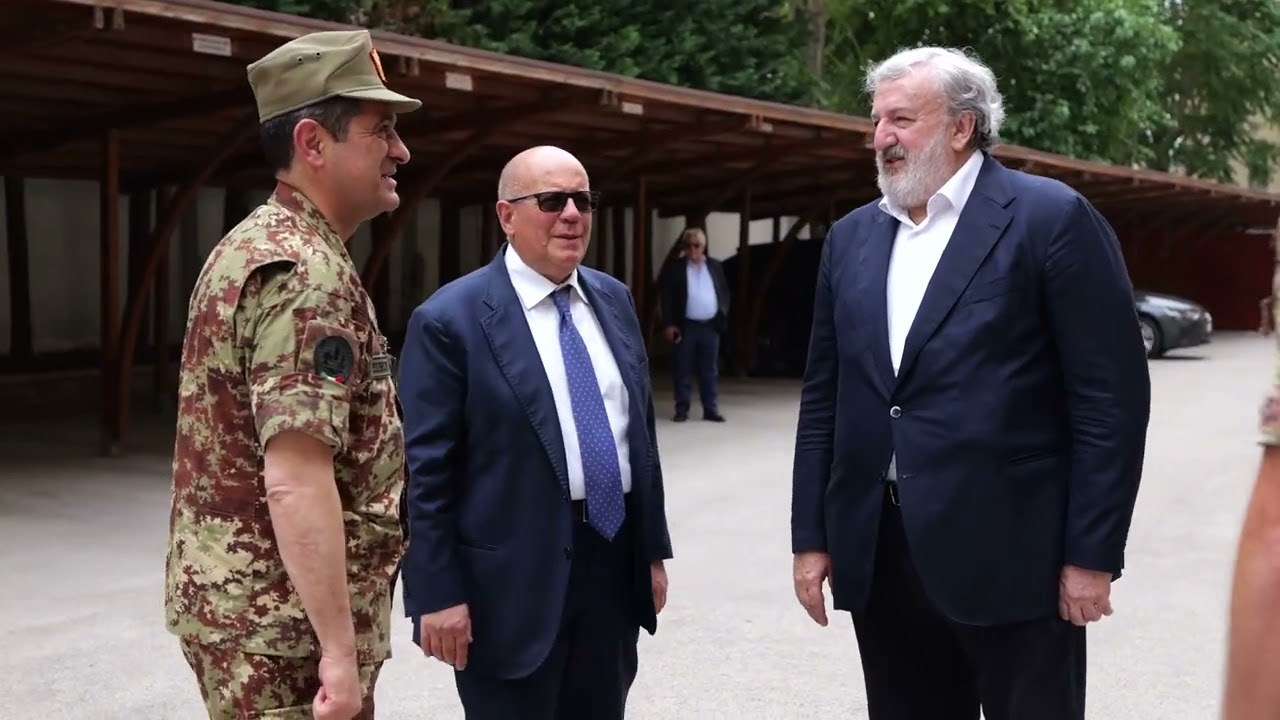 G7, Emiliano e Figliolo in visita alla Brigata Pinerolo
