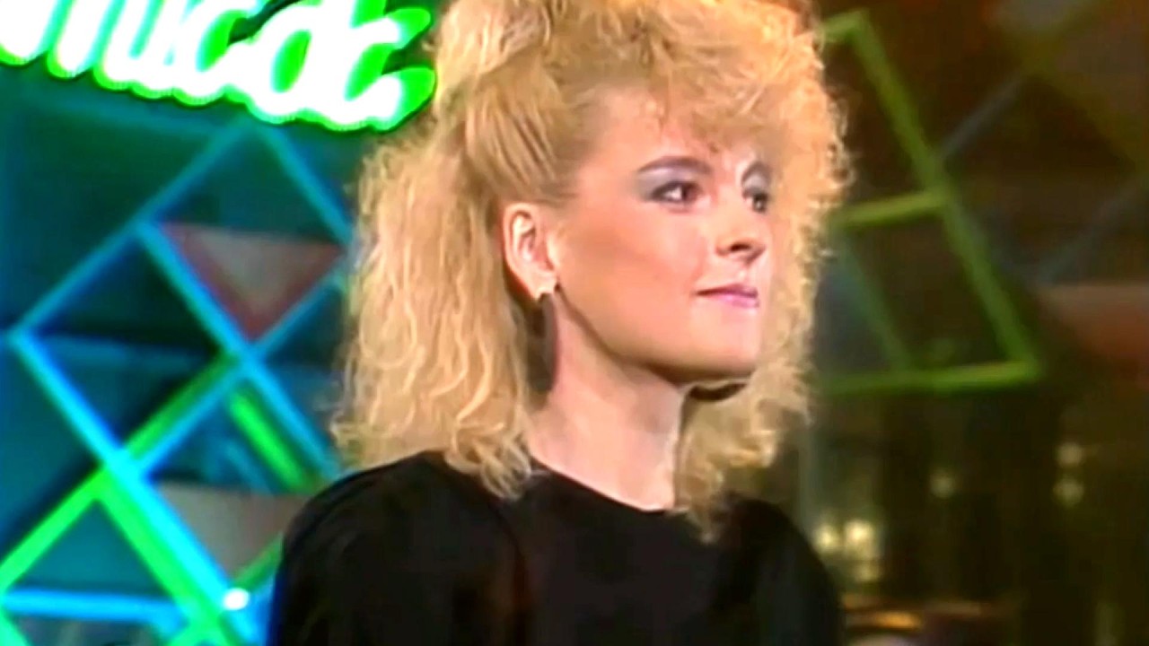 Iveta Bartošová - ♥Útoč láskou♥