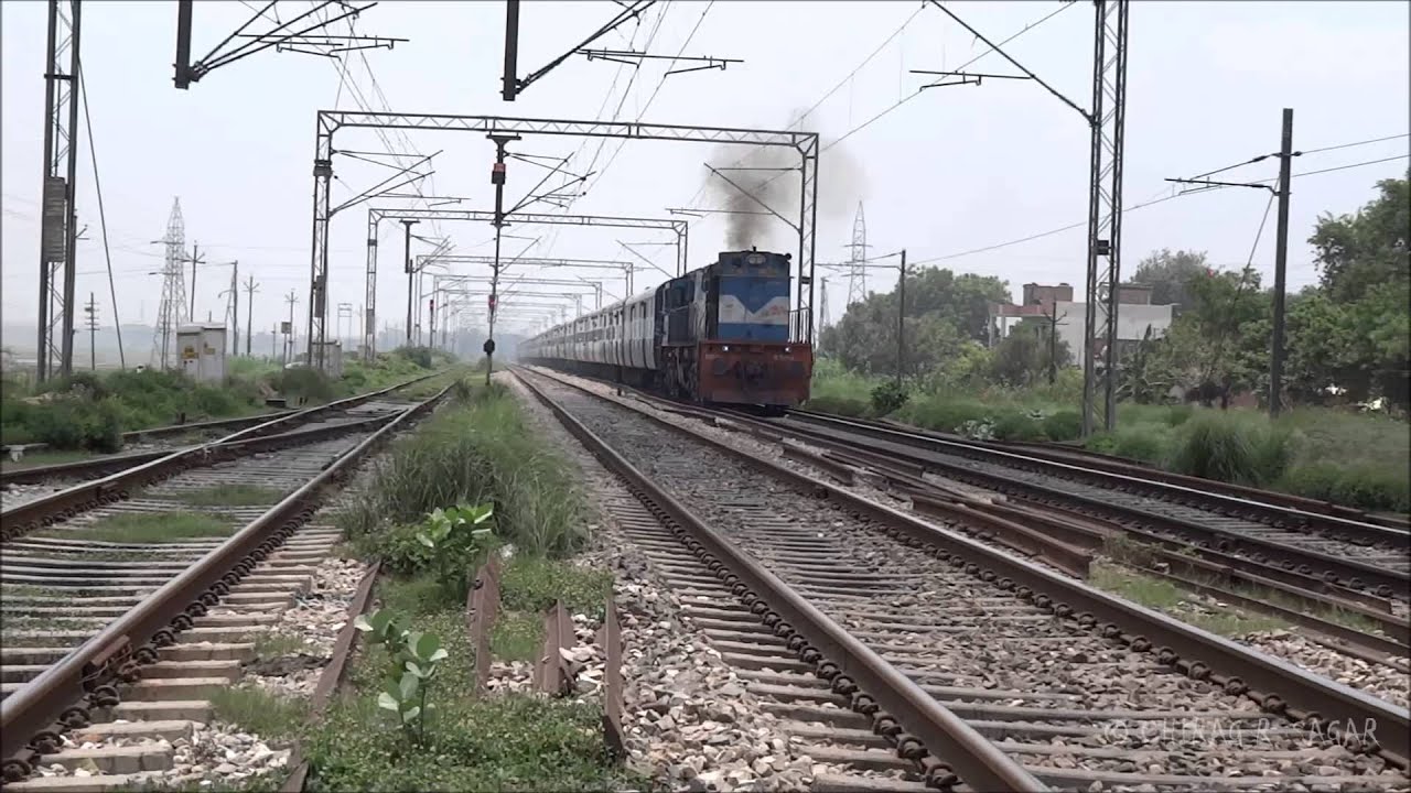 Very loud honking by Farakka Express