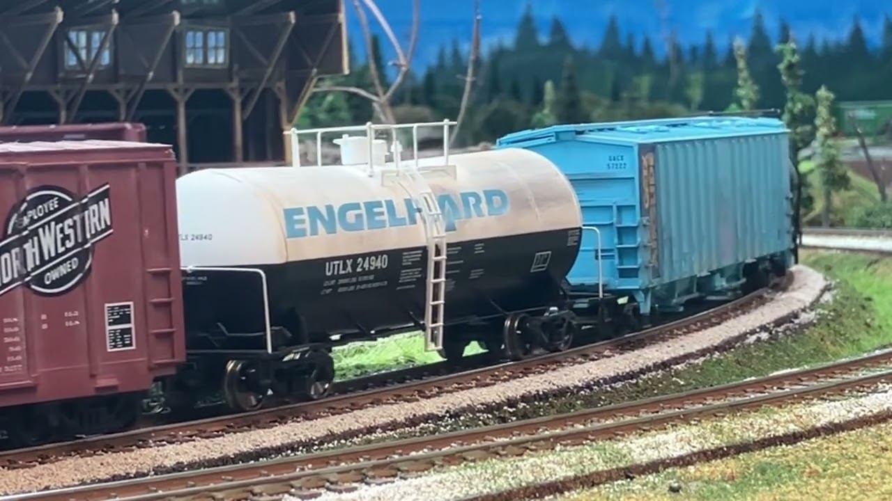 HO scale Milwaukee Road layout. 