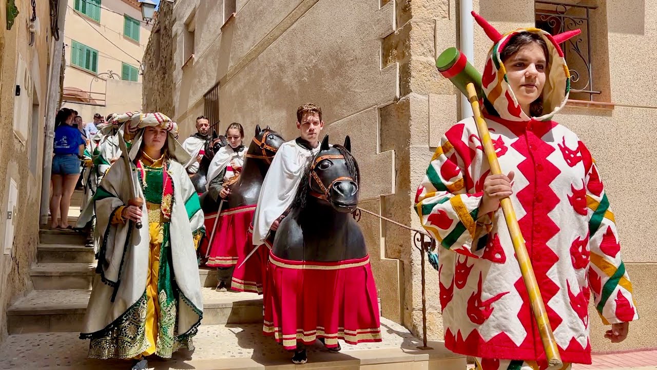 PROFESSÓ en honor SANT JAUME amb la Cobla Reus Jove i Ball de Cavallets de Valls (Festa Major 2024)