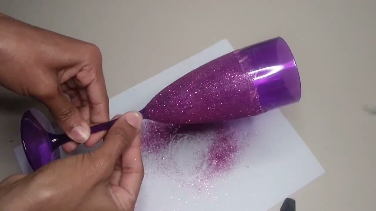 Taça de acrílico decorada vamos fazer?