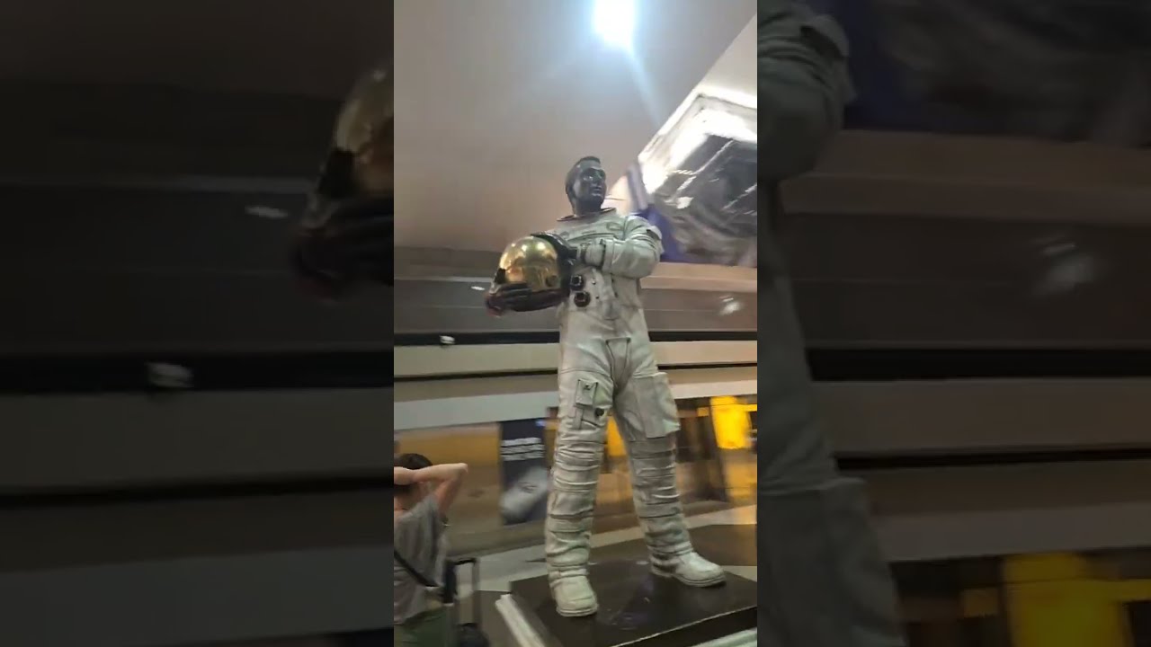 Live! Walking Through Denver (DEN) Intl Airport
