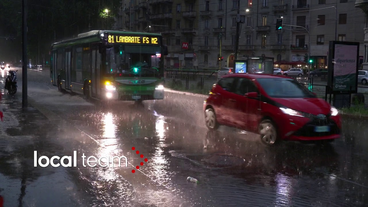 Maltempo, temporale su Milano: pioggia abbondante in serata