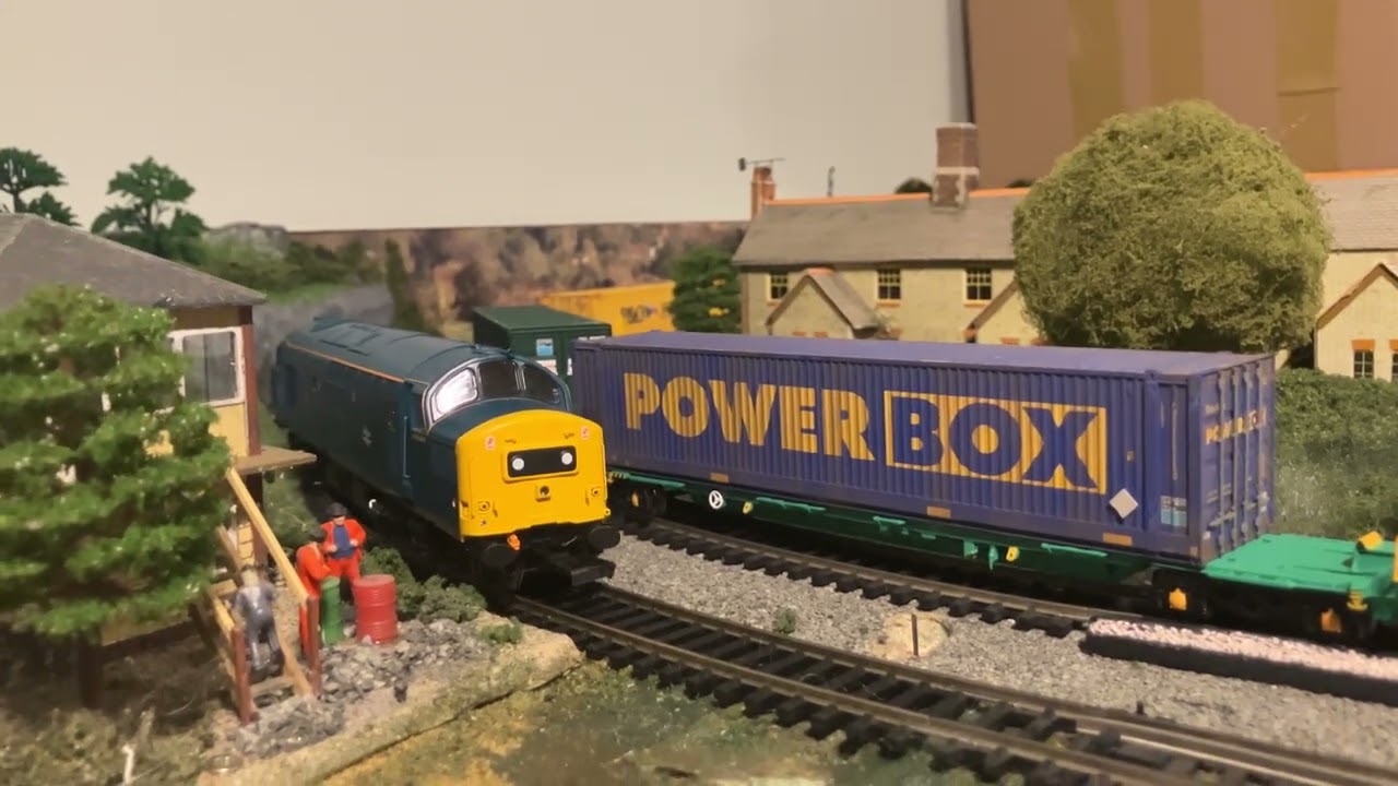 #Accurascale #class37 with factory fitted sound.