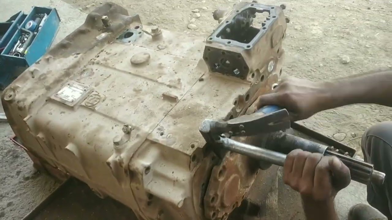 ZF S16-130 (9 speed) Mercedes actors gear box dismantle from optimum international.