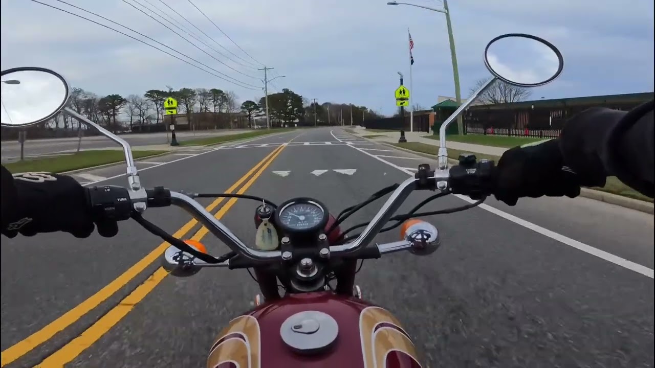 Yamaha RD125 cruise around town