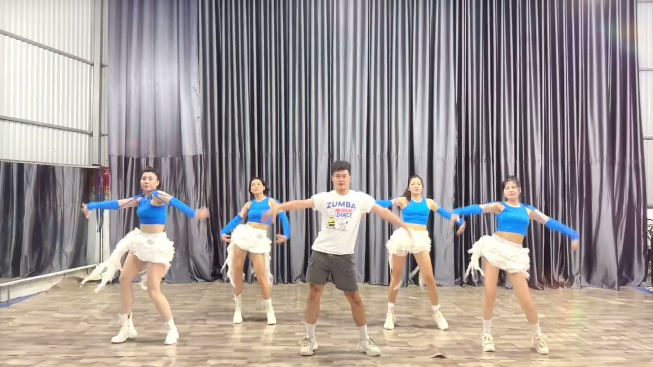 Nắng dưới chân mây (remix) | Choreo Anh Tuấn | Zumba Dance Fit | VN #zumbafitness #zumba 