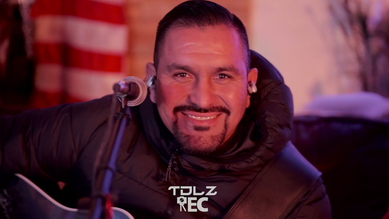 Traviezoz De La Zierra -Año Con Año(Video en Vivo)TDLZRecords