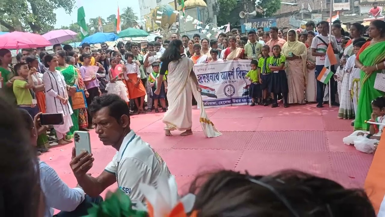 ক্ষুদিরাম বসু। একবার বিদায় দে মা ঘুরে আসি।...