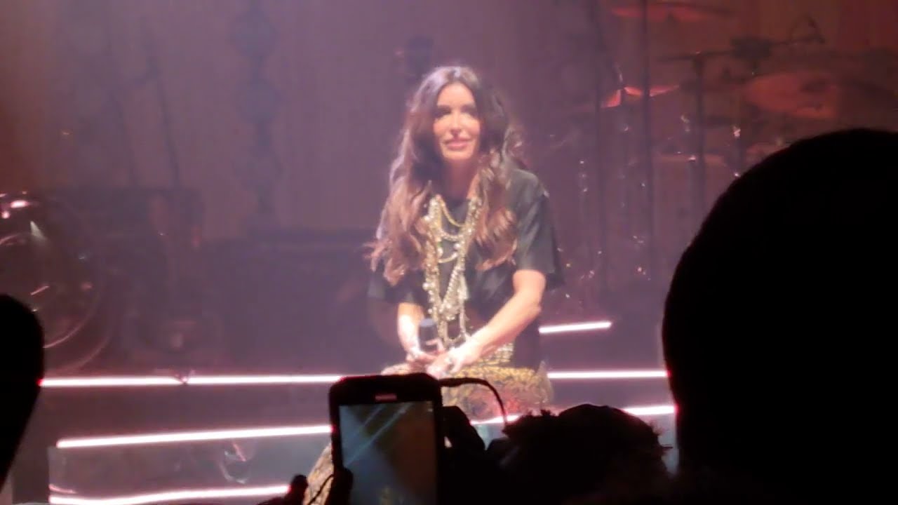 Jenifer les choses simples, serre moi, donne moi le temps Accor Arena (N9)