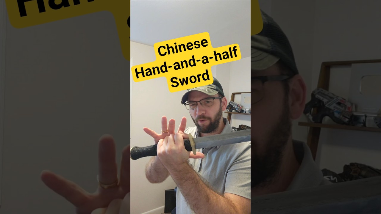 Chinese Jian hand and a half sword #martialarts #history LK Chen Flying Phoenix
