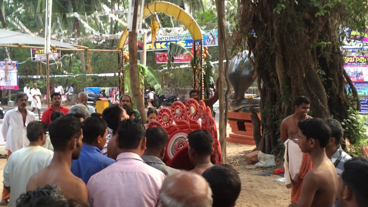 Kuttichathan Theyyam - Mass Entry