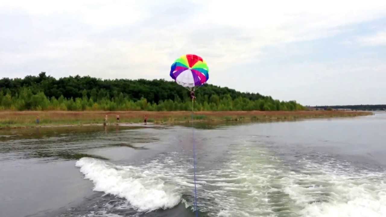 Tom in der Luft &uuml;ber dem B&auml;rwalder See