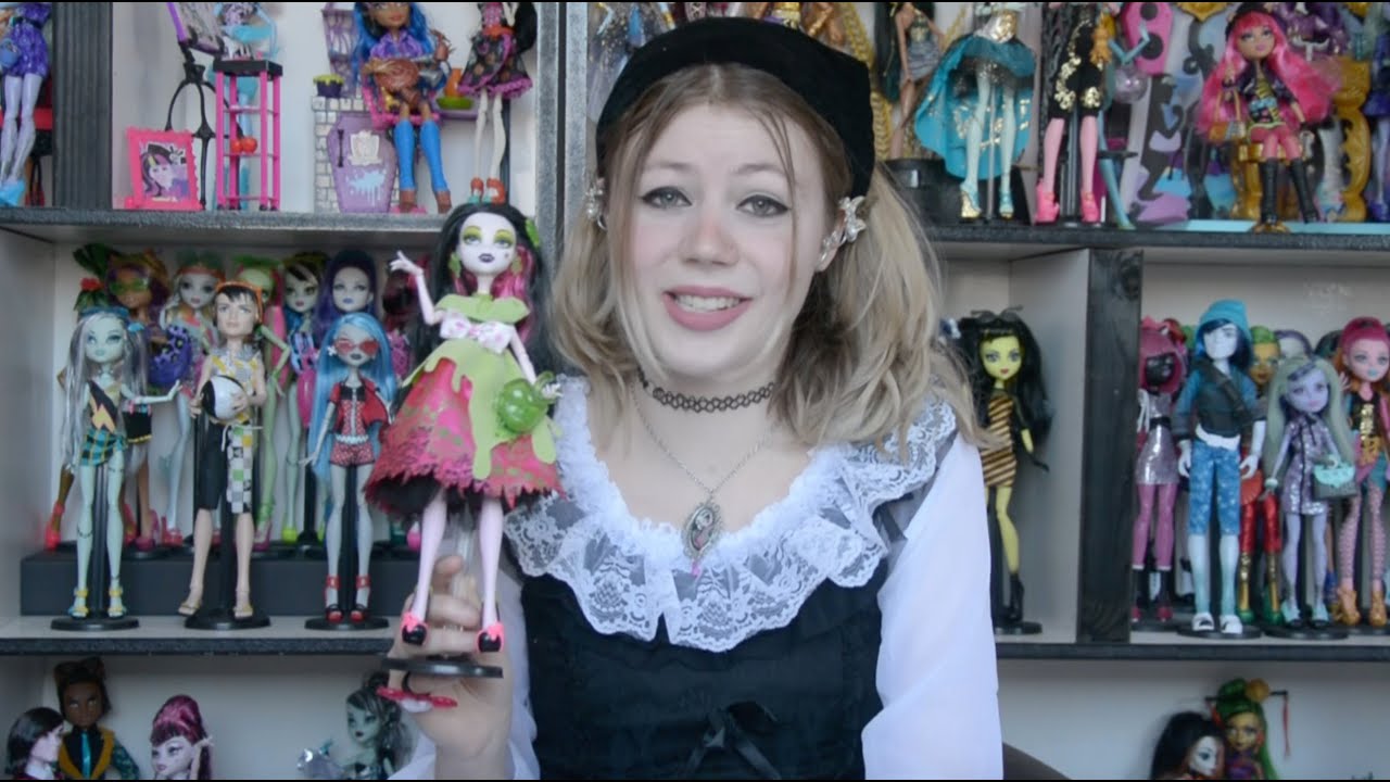 My Top 10 Favorite Draculaura Dolls 🎀