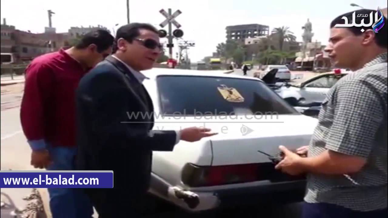 محافظ الشرقية يعنف ضابط شرطة يسير عكس الاتجاة: 