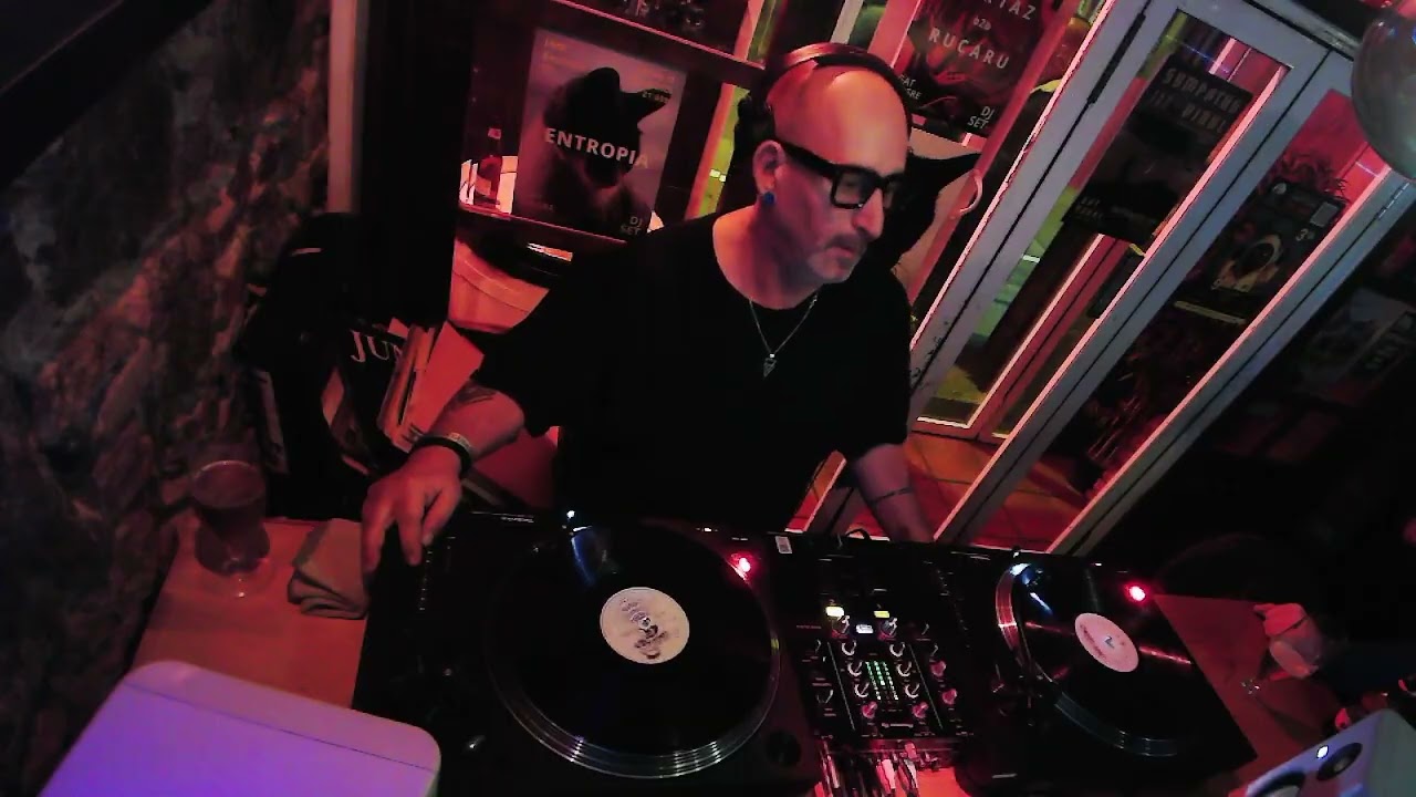 GUSTAVO LÓPEZ @ELGATNEGREGRACIA - SET A VINILO PARA EL EVENTO SOLIDARIO 