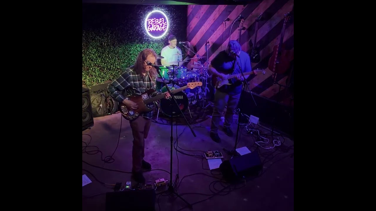 Radika, live at The Rebel Garage in Victoria, BC, 16 Jan 2026 (PLAY LOUD!)