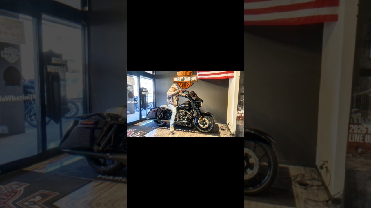 ＂ブラックアウト＂されたモダンなルックス【Street Glide Special】#shorts #harleydavidson #flhxs