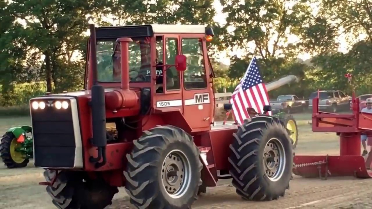 1505 Massey in the 2016 Berry Co. Fair Antique Tractor Pull. Ya... I won the unlimited...