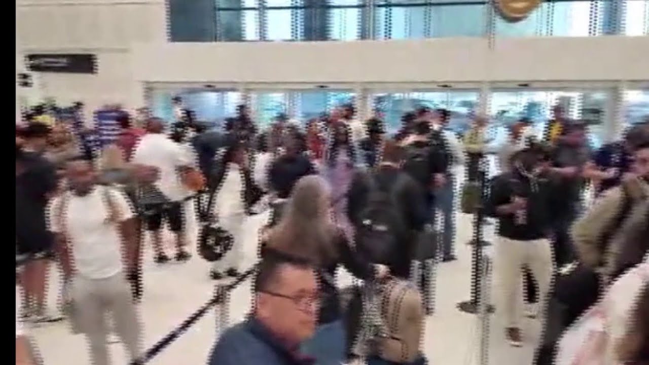 Long TSA lines expected at Houston airports again as government shutdown causes staffing shortages