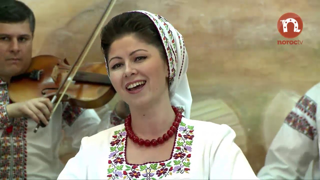 Silvia Zagoreanu-Grădinaru si orchestra Busuioc Moldovenesc - De trei ori pe după masă