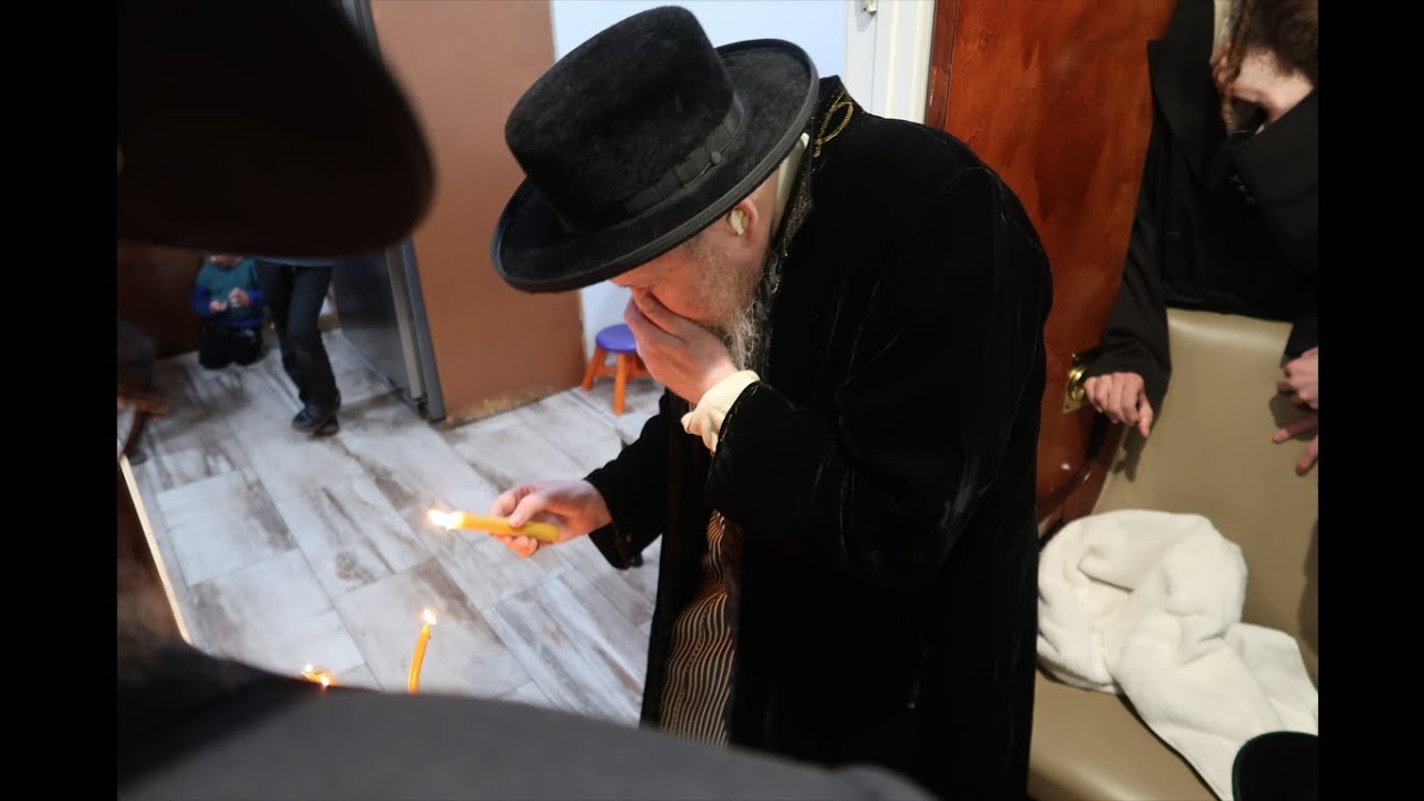 חנוכה אצל האדמו''ר מ'לעלוב