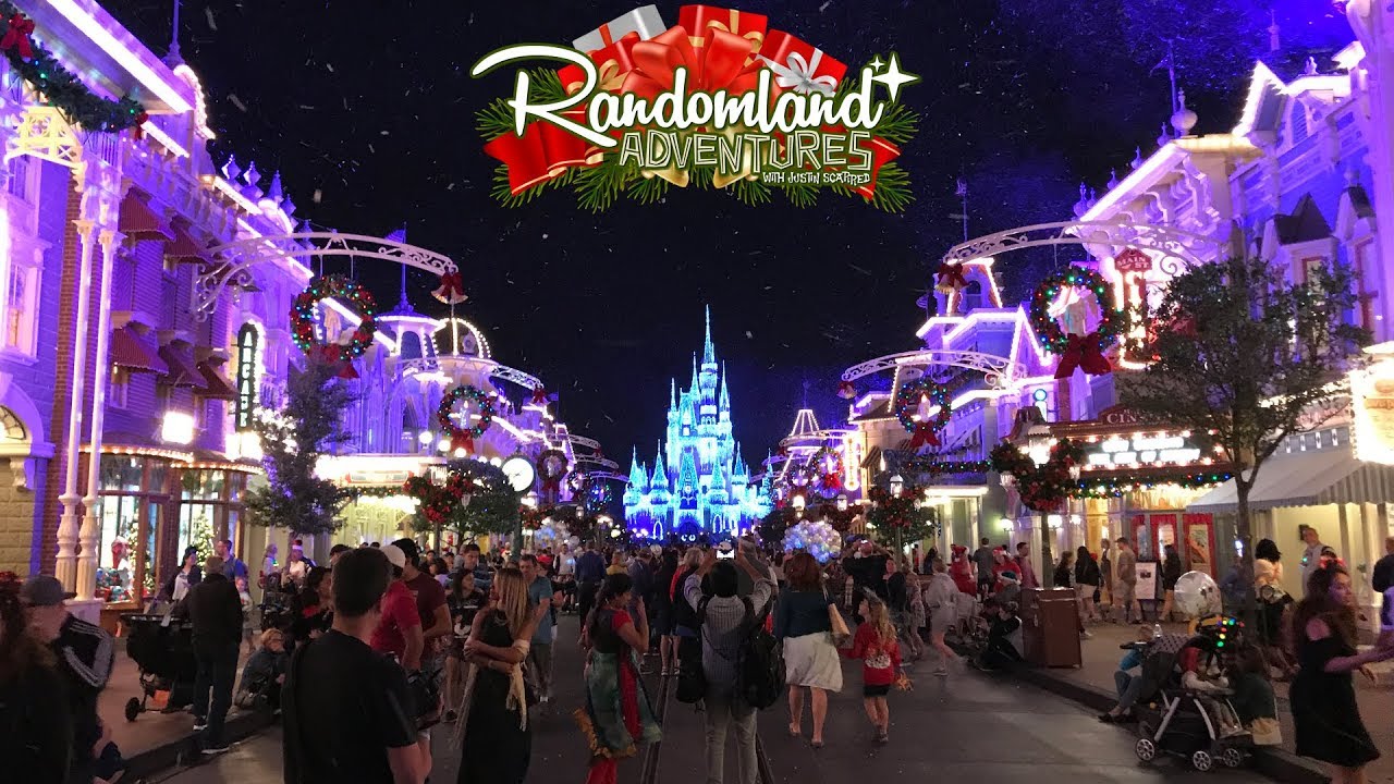 It's Christmas at Disney World! Mickey's Very Merry Party!